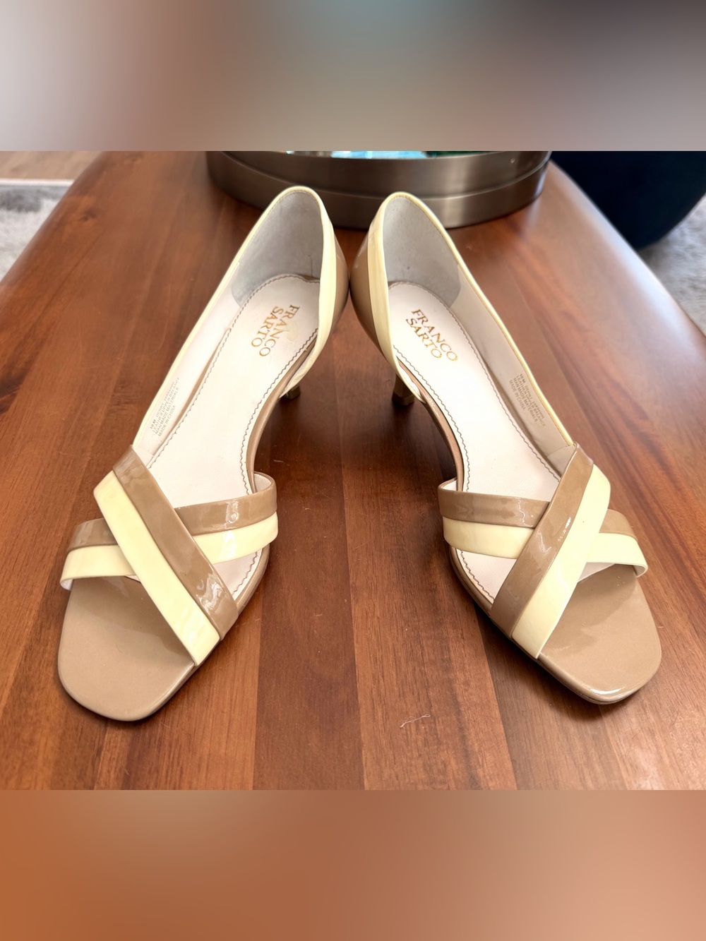 Franco Sarto Derby 10M Ivory Taupe Patent Leather Kitten Heel Sandals